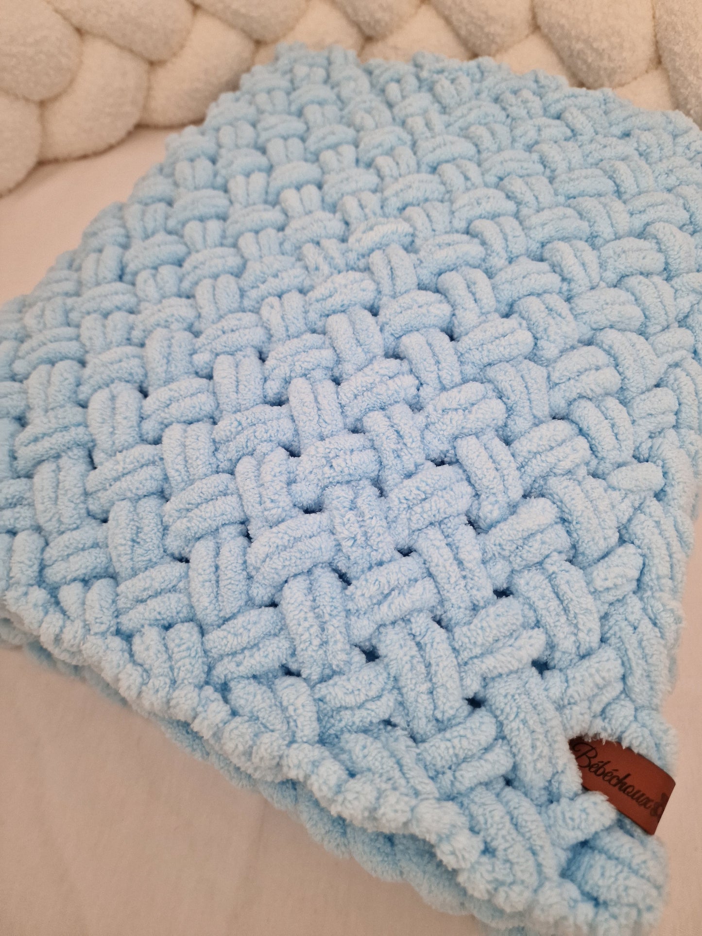 Modèle croisé bleu bébé - En stock