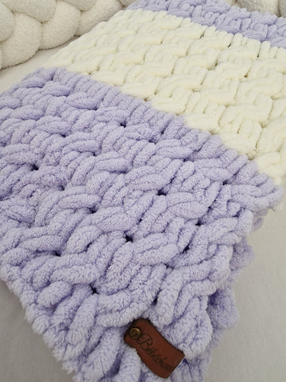 Modèle bicolore torsadé lavande/écru - En stock